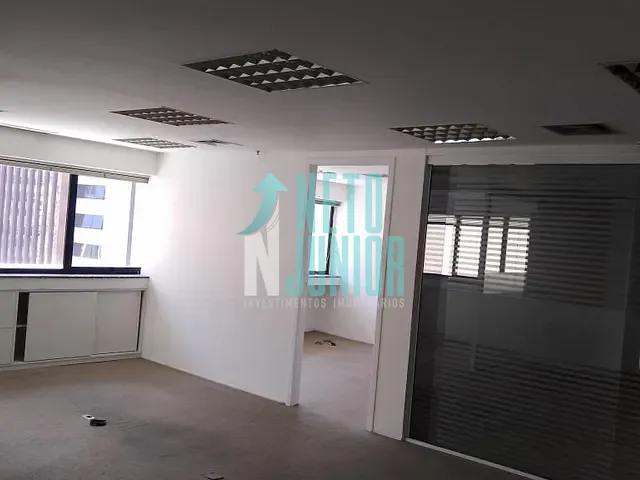 Conjunto com 140m², para alugar, no bairro Brooklin Paulista em São Paulo