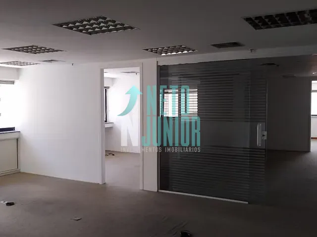 Conjunto com 140m², para alugar, no bairro Brooklin Paulista em São Paulo