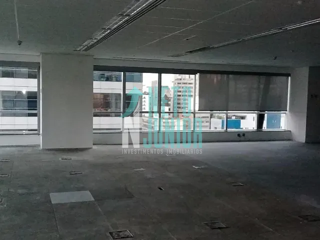 Conjunto com 304m², à venda ou para alugar, no bairro Itaim Bibi em São Paulo