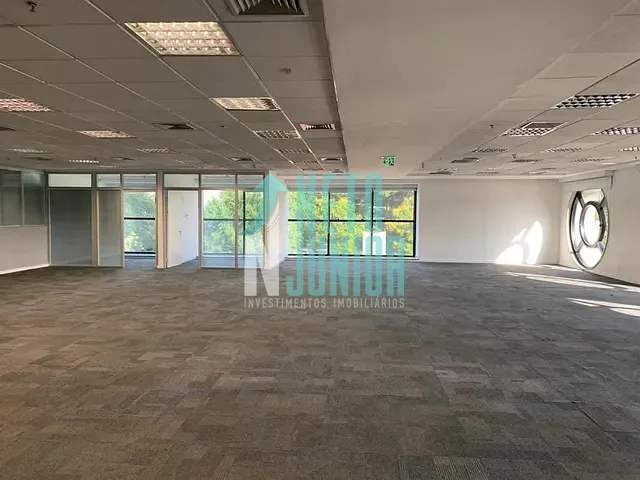 Conjunto com 675m², para alugar, no bairro Jardim Paulistano em São Paulo