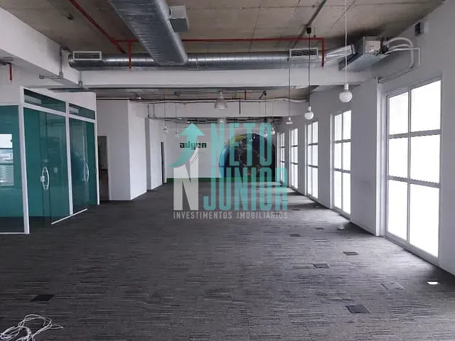 Conjunto com 376m², para alugar, no bairro Vila Cordeiro em São Paulo