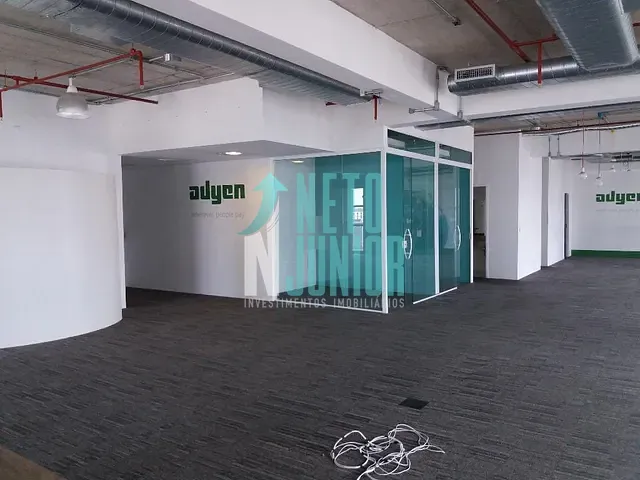 Conjunto com 376m², para alugar, no bairro Vila Cordeiro em São Paulo