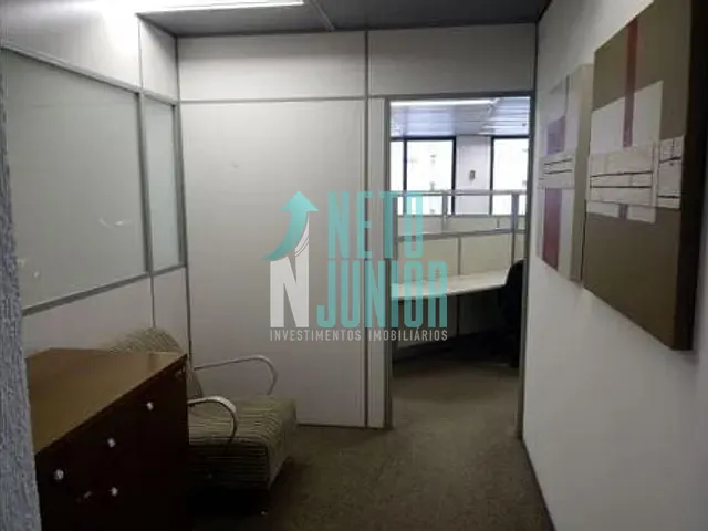 Conjunto com 260m², à venda ou para alugar, no bairro Vila Olímpia em São Paulo