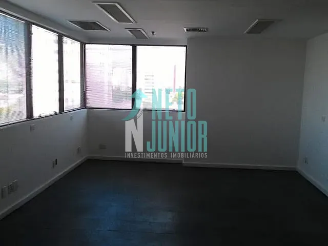 Conjunto com 124m², para alugar, no bairro Moema em São Paulo
