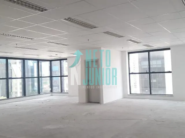 Conjunto com 182m², para alugar, no bairro Vila Olímpia em São Paulo