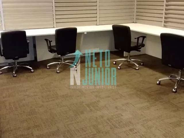 Conjunto com 241m², para alugar, no bairro Itaim Bibi em São Paulo