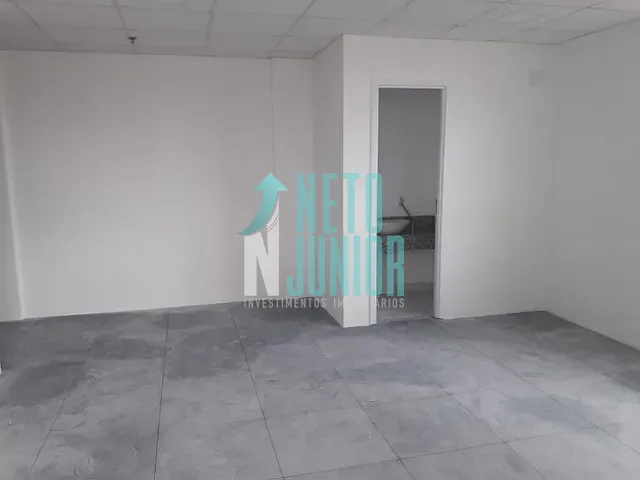 Conjunto com 74m², para alugar, no bairro Chácara Santo Antônio em São Paulo