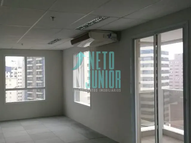 Conjunto com 155m², para alugar, no bairro Vila Nova Conceição em São Paulo