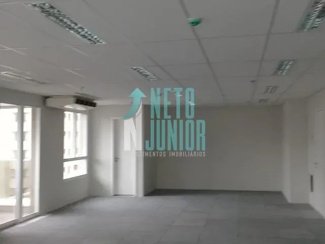Conjunto com 155m², para alugar, no bairro Vila Nova Conceição em São Paulo