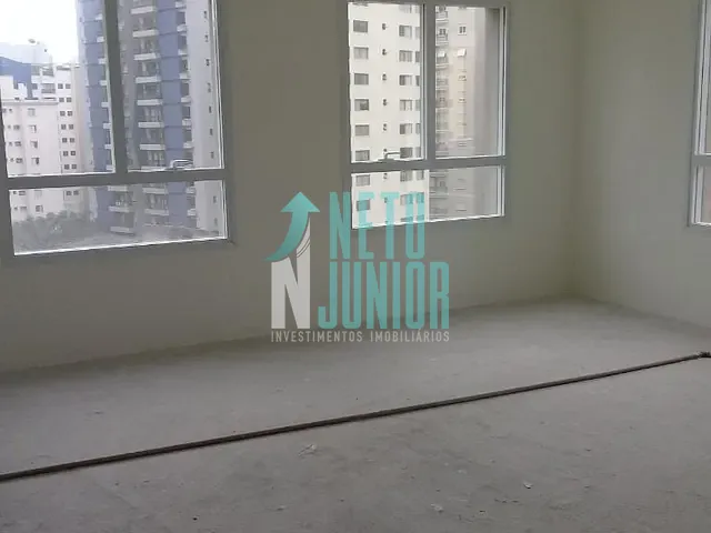 Conjunto com 110m², para alugar, no bairro Vila Nova Conceição em São Paulo