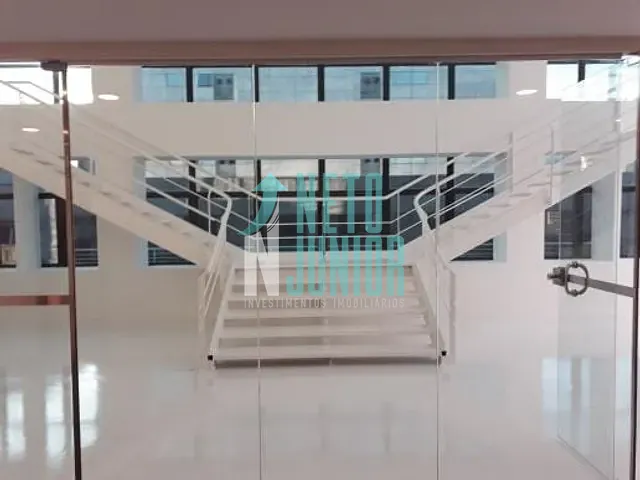 Conjunto com 650m², à venda ou para alugar, no bairro Vila Olímpia em São Paulo