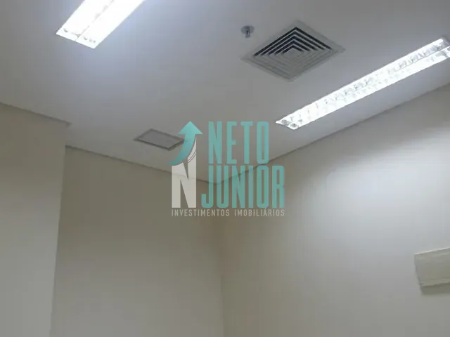 Conjunto com 35m², para alugar, no bairro Santo Amaro em São Paulo
