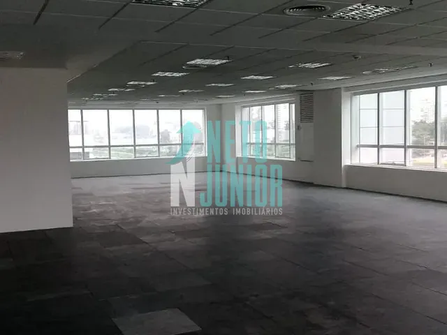 Conjunto com 136m², para alugar, no bairro Cidade Monções em São Paulo
