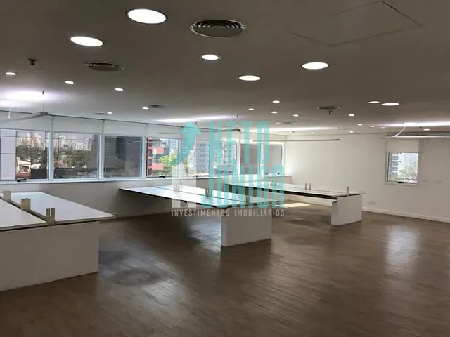 Conjunto com 209m², à venda ou para alugar, no bairro Vila Olímpia em São Paulo