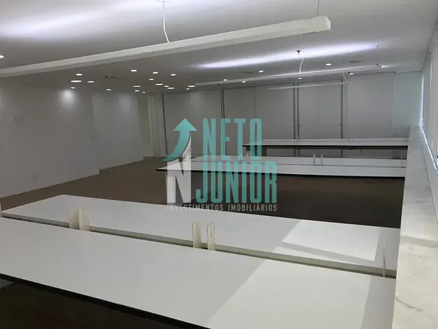Conjunto com 209m², à venda ou para alugar, no bairro Vila Olímpia em São Paulo