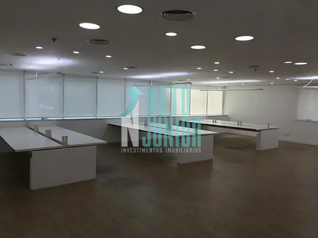 Conjunto com 209m², à venda ou para alugar, no bairro Vila Olímpia em São Paulo