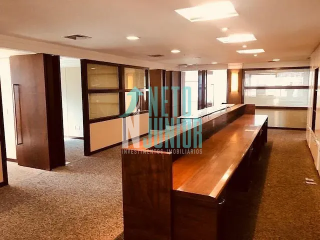 Conjunto com 219m², para alugar, no bairro Jardim Paulistano em São Paulo
