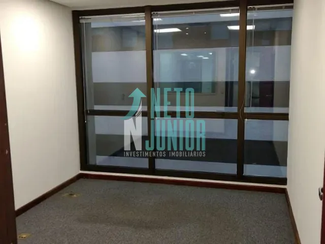 Conjunto com 251m², para alugar, no bairro Vila Olímpia em São Paulo