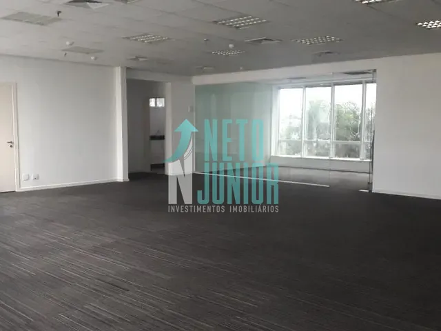 Conjunto com 133m², para alugar, no bairro Cidade Monções em São Paulo