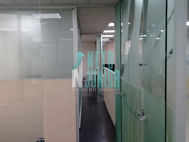 Conjunto com 180m², para alugar, no bairro Vila Nova Conceição em São Paulo