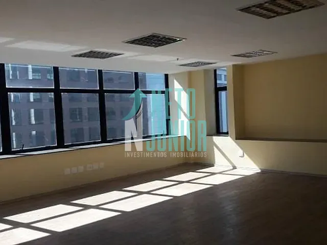 Sala com 245m², para alugar, no bairro Vila Olímpia em São Paulo