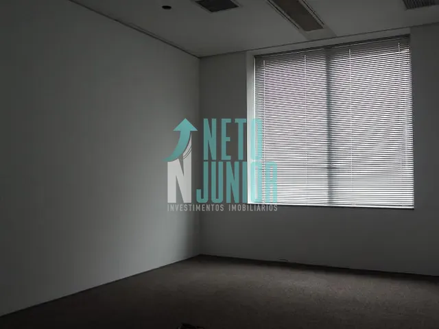 Conjunto com 180m², para alugar, no bairro Vila Nova Conceição em São Paulo