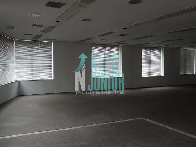 Conjunto com 180m², para alugar, no bairro Vila Nova Conceição em São Paulo