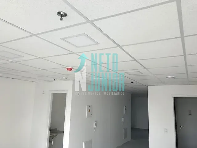Conjunto com 120m², à venda ou para alugar, no bairro Santo Amaro em São Paulo