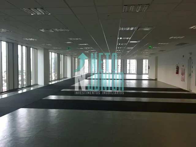 Conjunto com 900m², para alugar, no bairro Vila Olímpia em São Paulo
