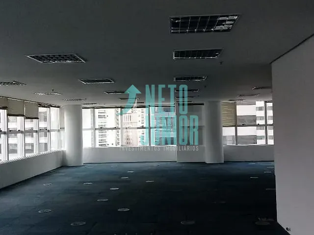 Conjunto com 394m², para alugar, no bairro Vila Olímpia em São Paulo