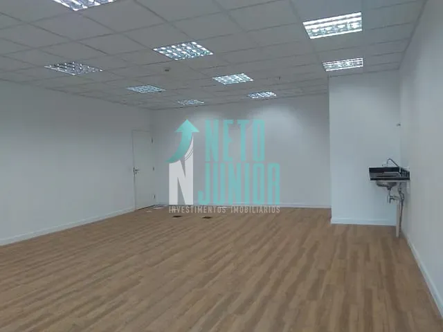 Conjunto com 71m², para alugar, no bairro Chácara Santo Antônio em São Paulo