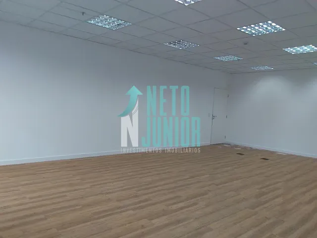 Conjunto com 71m², para alugar, no bairro Chácara Santo Antônio em São Paulo