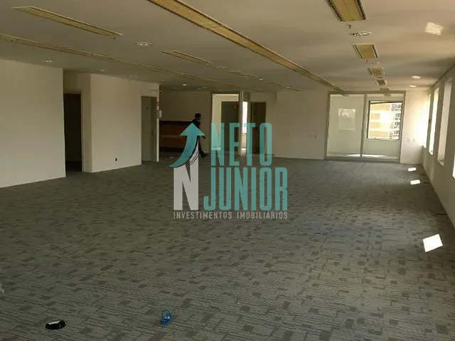 Conjunto com 638m², para alugar, no bairro Vila Nova Conceição em São Paulo