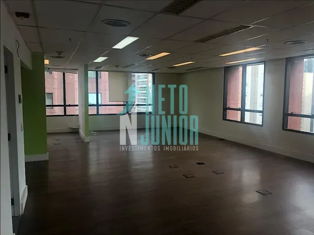 Conjunto comercial com 97m², à venda ou para alugar, no bairro Vila Olímpia em São Paulo