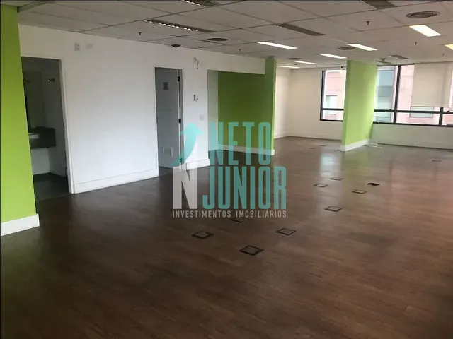 Conjunto comercial com 97m², à venda ou para alugar, no bairro Vila Olímpia em São Paulo