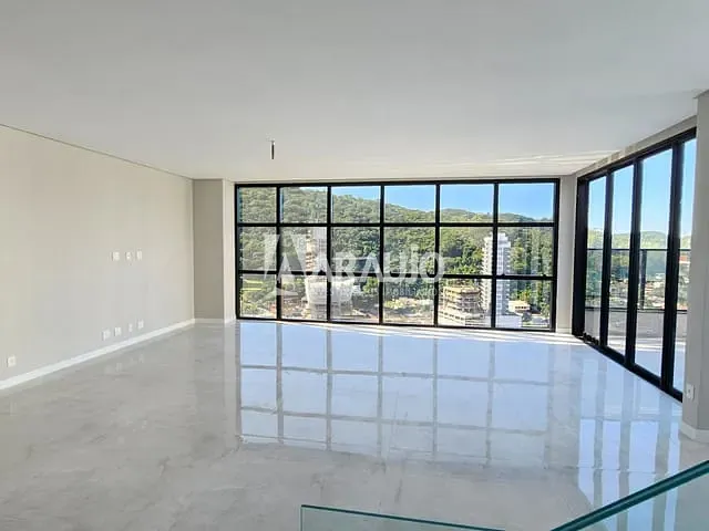 Cobertura / Penthouse 3 quartos e 1 banheiro, à venda, no bairro Fazenda em Itajaí