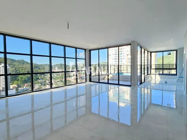 Cobertura / Penthouse 3 quartos e 1 banheiro, à venda, no bairro Fazenda em Itajaí