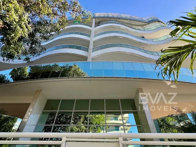 Cobertura / Penthouse 3 quartos e 4 banheiros, à venda ou para alugar, no bairro Vila Nova em Cabo Frio