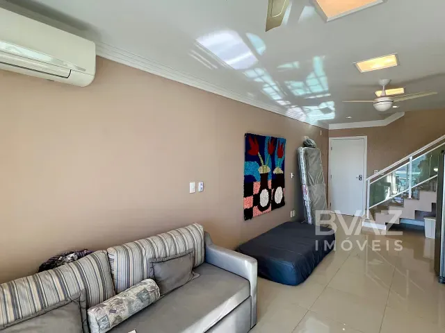 Cobertura / Penthouse 3 quartos e 4 banheiros, à venda ou para alugar, no bairro Vila Nova em Cabo Frio