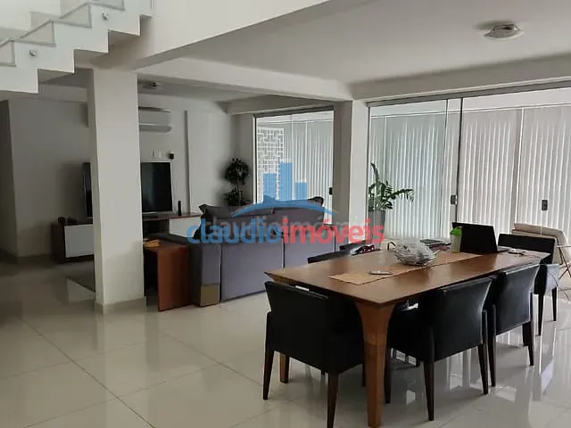 Casa 4 quartos e 3 banheiros, à venda, no bairro Santa Rosa em Barra Mansa