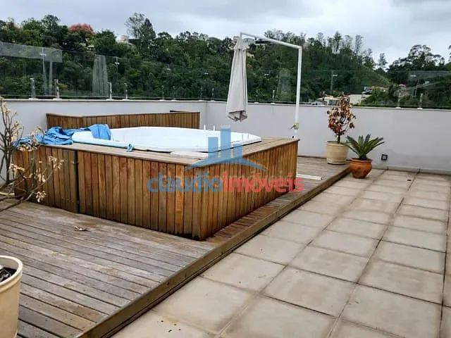Casa 4 quartos e 3 banheiros, à venda, no bairro Santa Rosa em Barra Mansa
