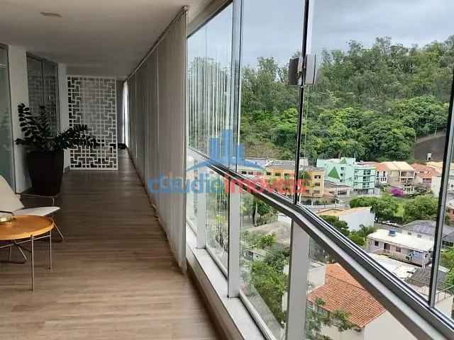 Casa 4 quartos e 3 banheiros, à venda, no bairro Santa Rosa em Barra Mansa