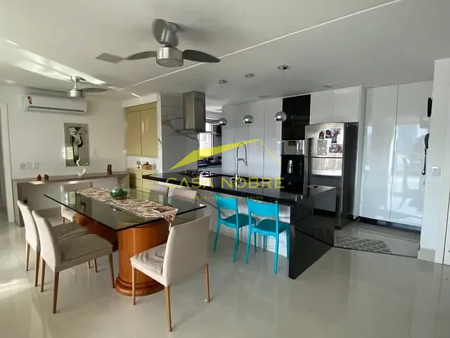 Cobertura / Penthouse com 259m² 4 quartos e 3 banheiros, à venda, no bairro Enseada do Suá em Vitória