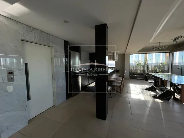 Apartamento 5 quartos e 8 banheiros, à venda, no bairro Centro em Londrina