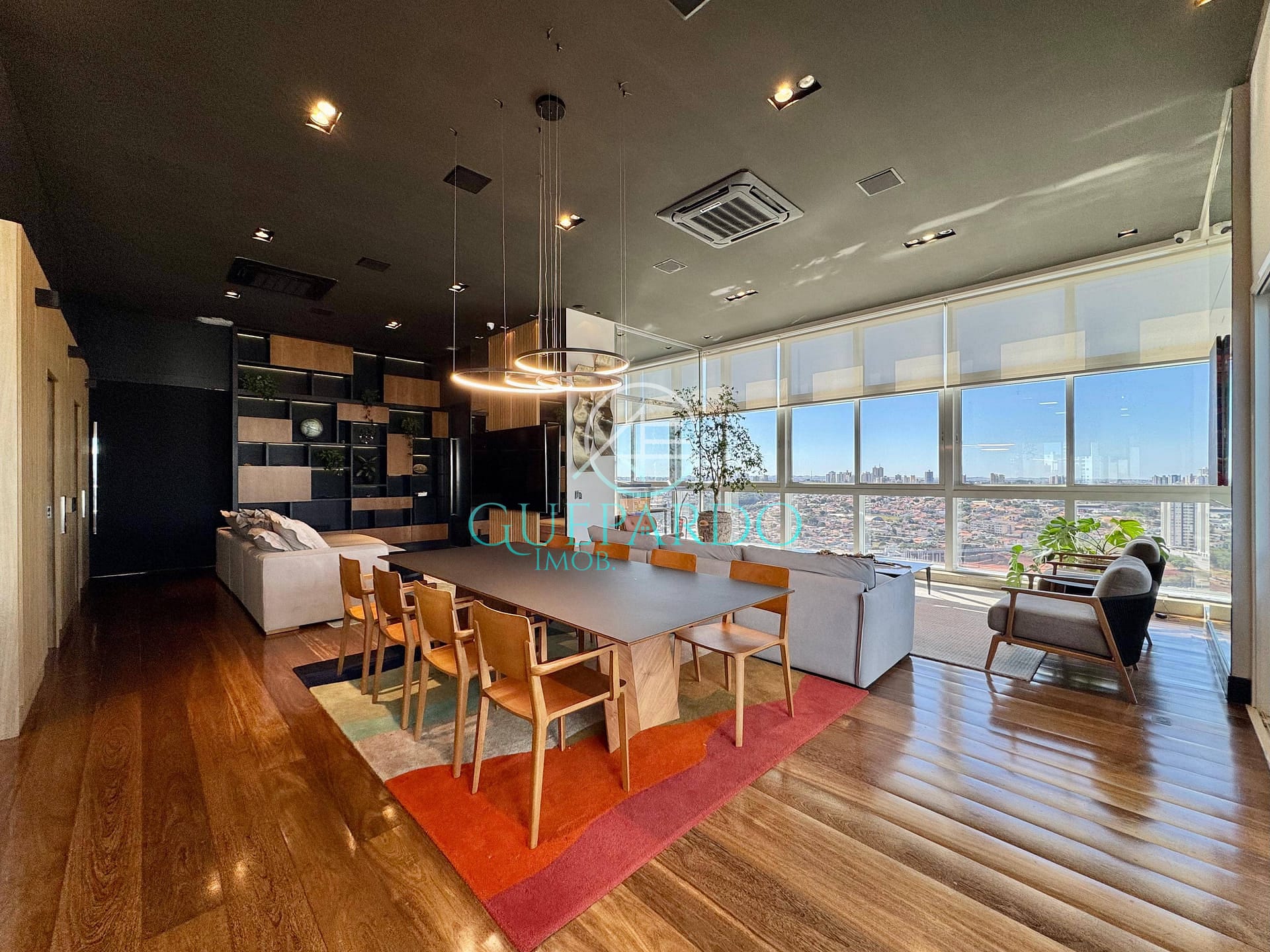 Cobertura, 3 quartos, 243 m² - Foto 2