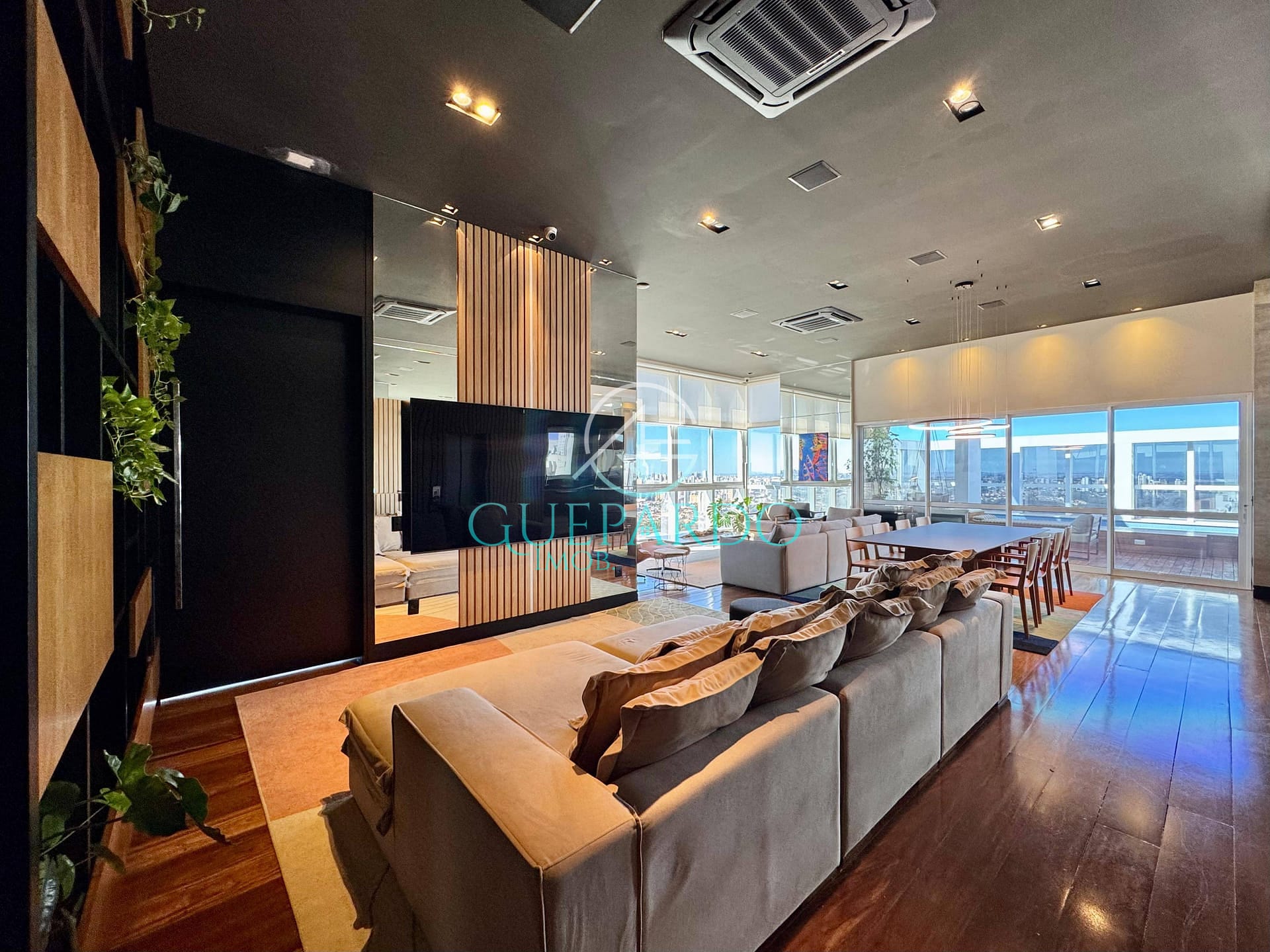 Cobertura, 3 quartos, 243 m² - Foto 4