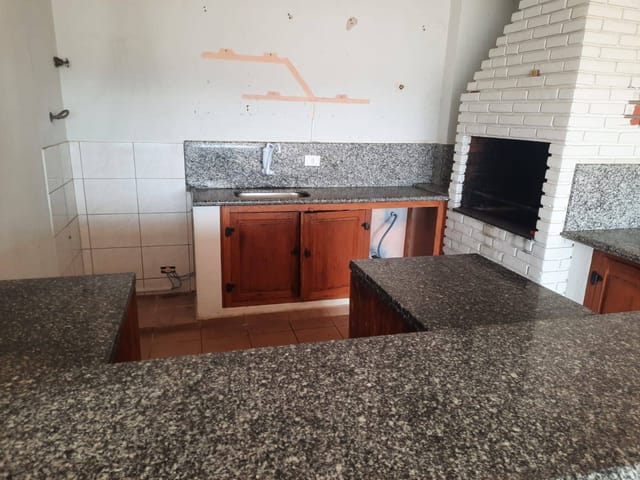 Cobertura / Penthouse com 379m² 4 quartos e 3 banheiros, à venda, no bairro Vila Ipiranga em Londrina