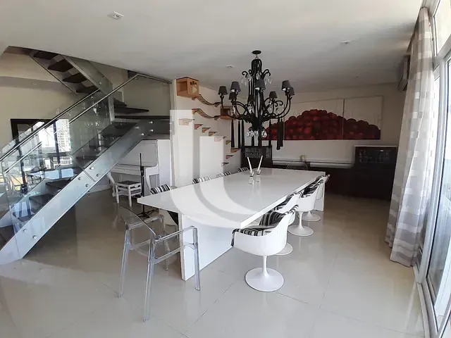 Cobertura / Penthouse 4 quartos e 3 banheiros, à venda, no bairro Santa Cecília em São Paulo