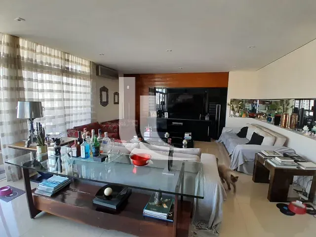 Cobertura / Penthouse 4 quartos e 3 banheiros, à venda, no bairro Santa Cecília em São Paulo