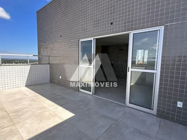 Cobertura / Penthouse 4 quartos e 4 banheiros, à venda, no bairro Centro em Bom Despacho